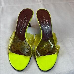 🧊Donald J. Pliner Yellow greenHeels Vibrant Modern Designed